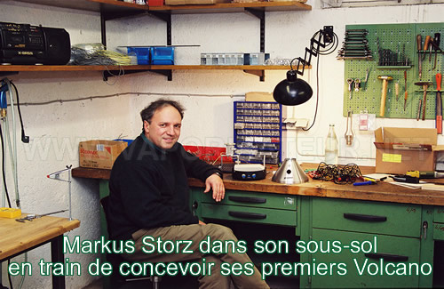 Le créateur du vaporisateur Volcano Markus Storz dans son sous-sol en train de construire les toutes premières unités